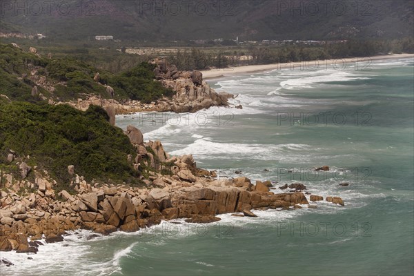 Rocky coast near Vinh Hy