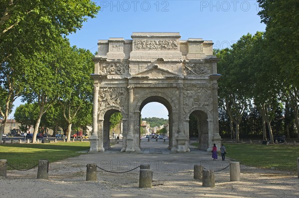 Town foundation arch in Orange