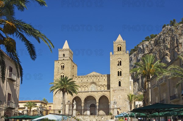 San Salvatore Cathedral with Piazza Duomo in Cefalu