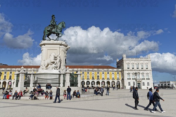 Equestrian statue of Jose I