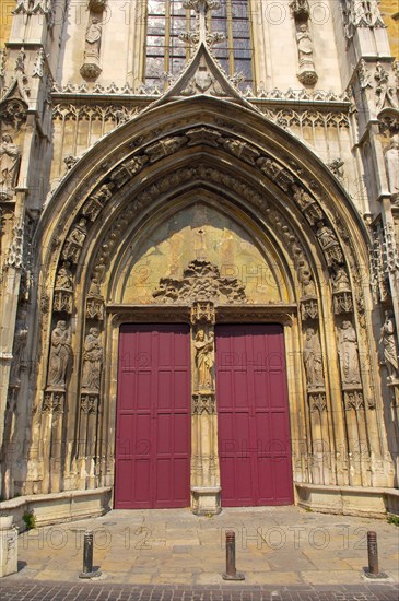 St. Sauveur Cathedral