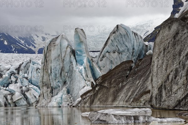 Escarpment of Svinafell glacier