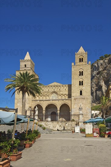 San Salvatore Cathedral with Piazza Duomo in Cefalu