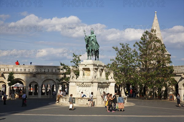 Equestrian statue of King Stephen I