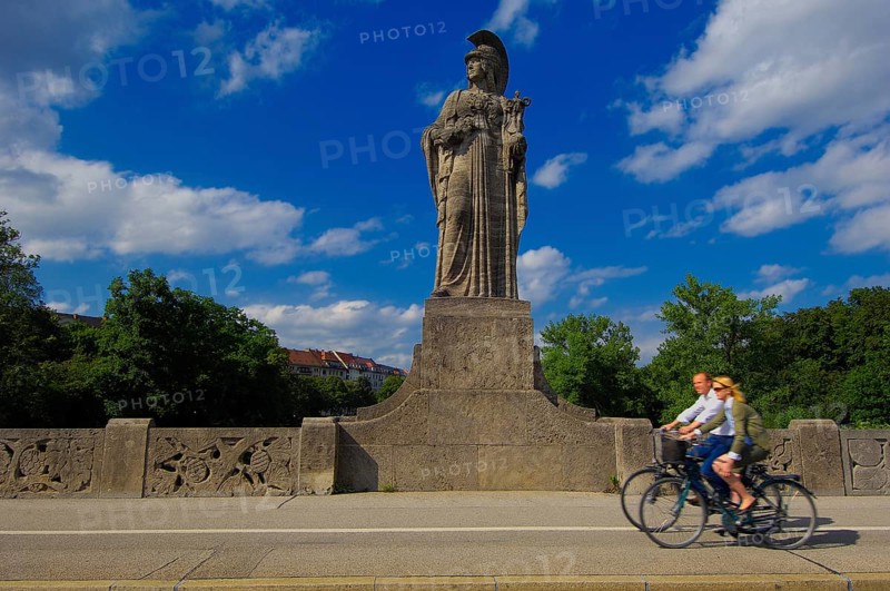 Maximiliansbruecke Photo12 imageBROKER J Moreno
