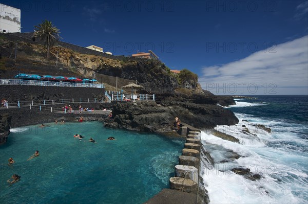 Charco Azul natural swimming pool in San Andres