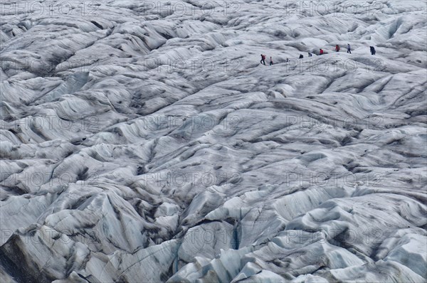 Glacier hikers on the Svinafell glacier