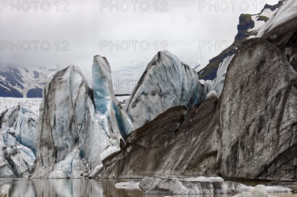 Escarpment of Svinafell glacier