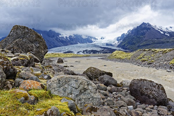 Outlet of Fjallsarlon glacier