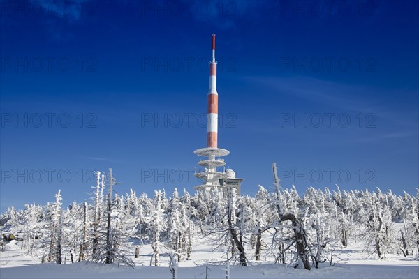 Radio tower transmission mast