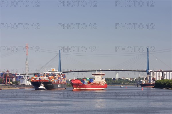 Container ship under Koehlbrand Bridge