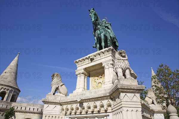 Equestrian statue of King Stephen I