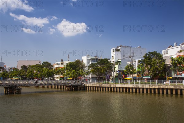 Cau Mong Pedestrian Bridge