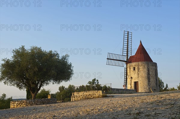 Mill by Alphonse Daudet near Fontvieille