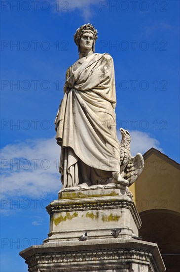 Dante Alighieri Statue