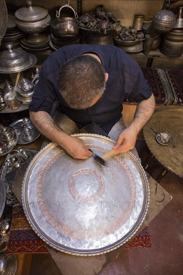 Making a pattern on a copper tray