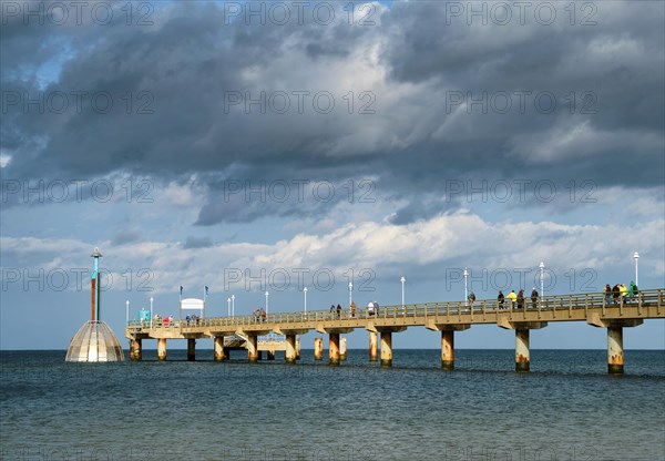 Zinnowitz pier with diving gondola