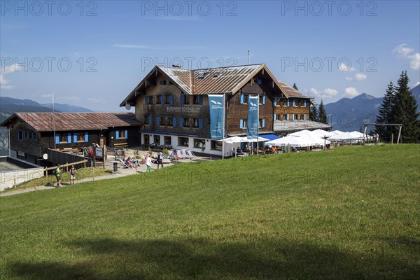 Berghaus Schoenblick at the mountain station of the Soellereckbahn