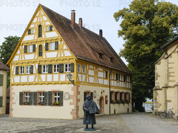 Old Latin School and statue of Martin Luther