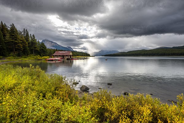 Curly Phillips Boathouse