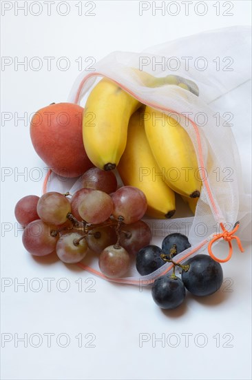 Fruit in reusable bags