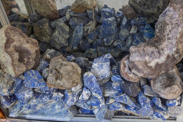 Extravagand souvenirs for sale in Chicken street