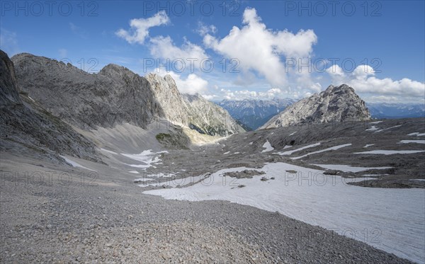 Hiking trail Hermann-von-Barth-Weg to the Partenkirchner Dreitorspitze