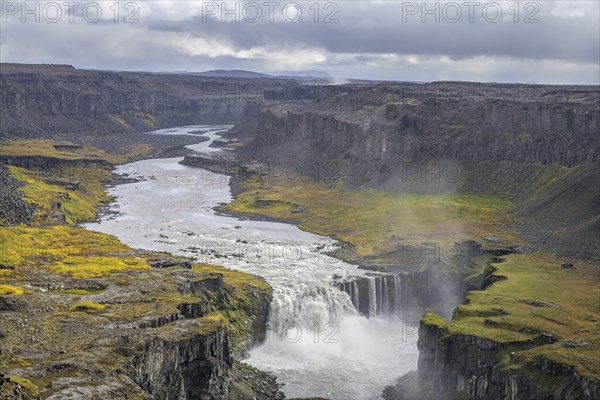 Canyon of Joekulsa A Fjoellum with Hafragilsfoss