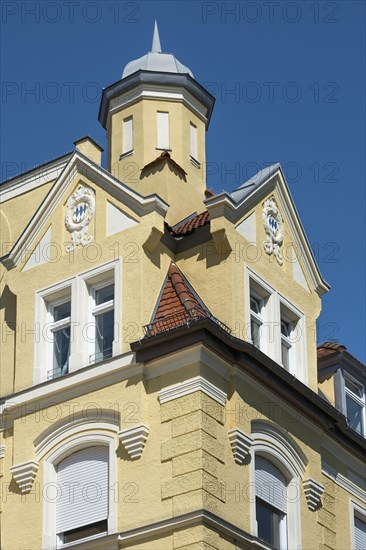 Pointed gable and turret at Harras