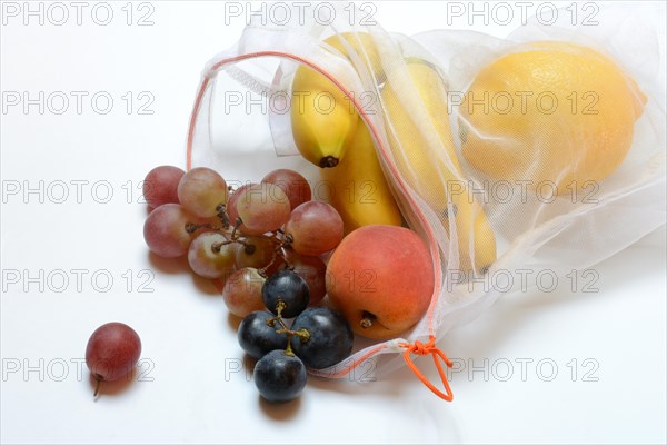 Fruit in reusable bags