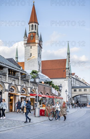 Passers-by at the Old Town Hall