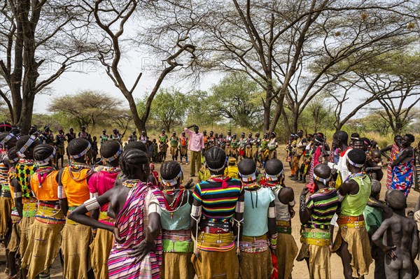 Assembly of a Laarim tribe