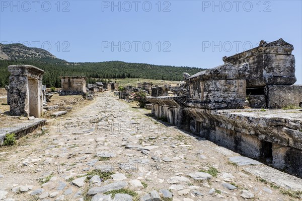 Ruins in the northern necropolis of Hierapoli