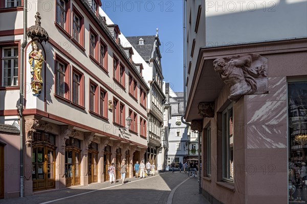 Reconstructed patrician residence Das Goldene Laemmchen and town houses with shops