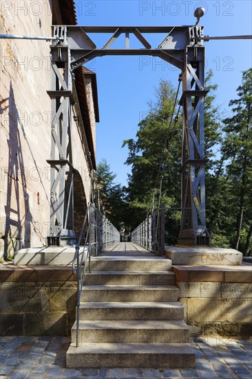 Chain footbridge