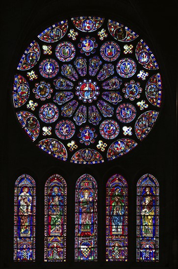 Rosette in the south transept with 5 lancet windows