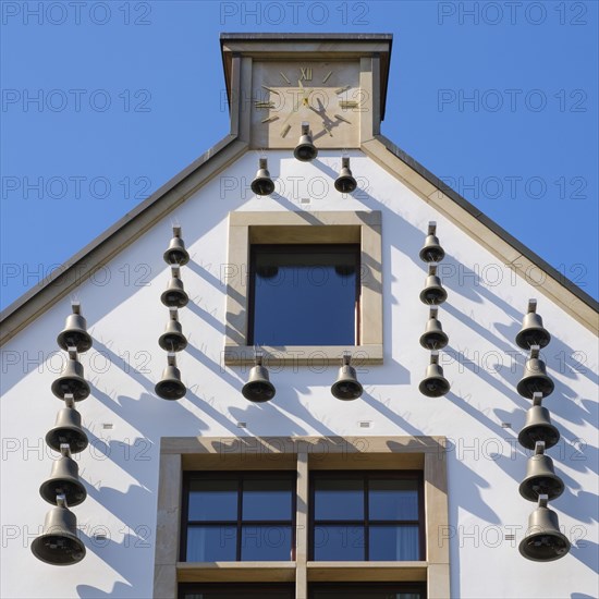 Carillon on the house gable