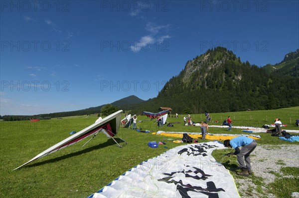 Landing meadow for paragliders and hang gliders