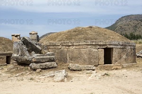 Tumuli tombs in the northern necropolis of Hierapoli