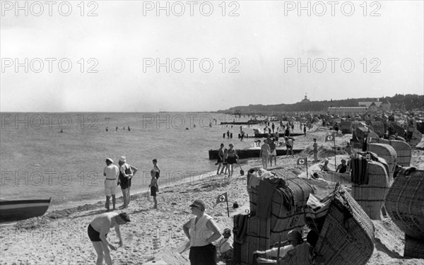 Bathing group at the beach