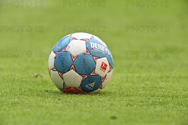 Match ball adidas Derbystar