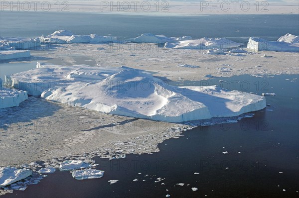 Icebergs from above