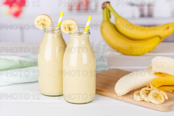 Banana Smoothie Fruit Juice Drink Juice in Bottle