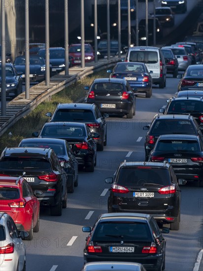 Evening rush hour on the Georg-Brauchle-Ring in Munich