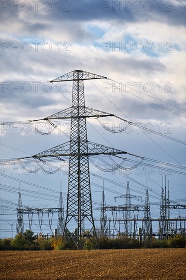 Power pylons