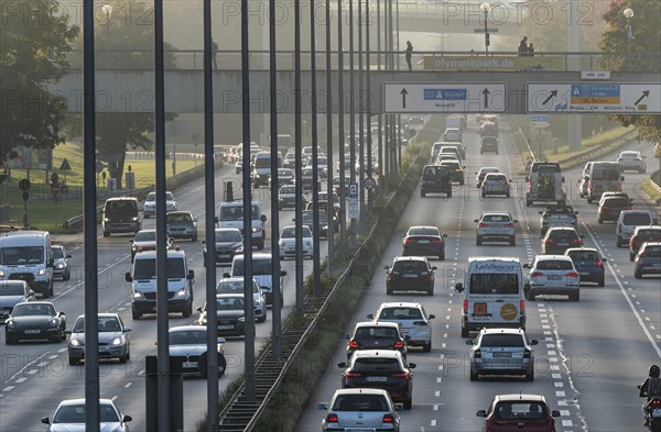 Evening rush hour on the Georg-Brauchle-Ring in Munich