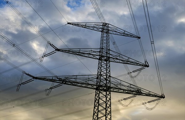 Power pylons