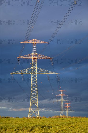 Power pylons