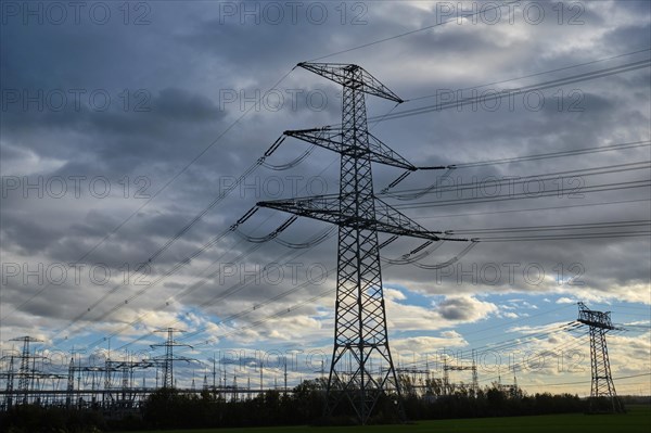 Power pylons