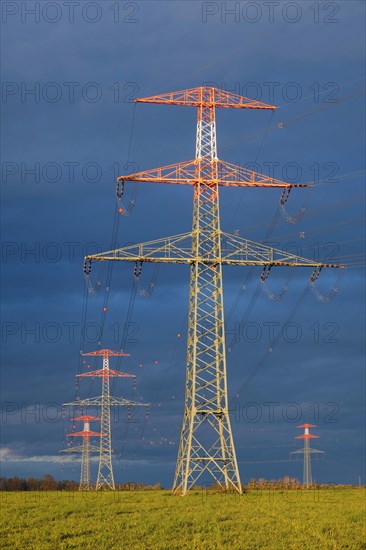 Power pylons